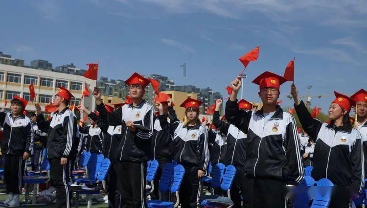 抖音里你和别人私聊会被别人看到吗的聊天记录怎样删除？
